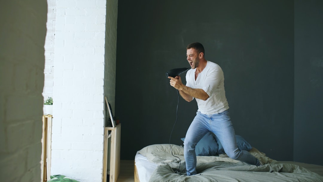 Handig op reis met een opblaasbare zitverhoger voor mama-en-gezin